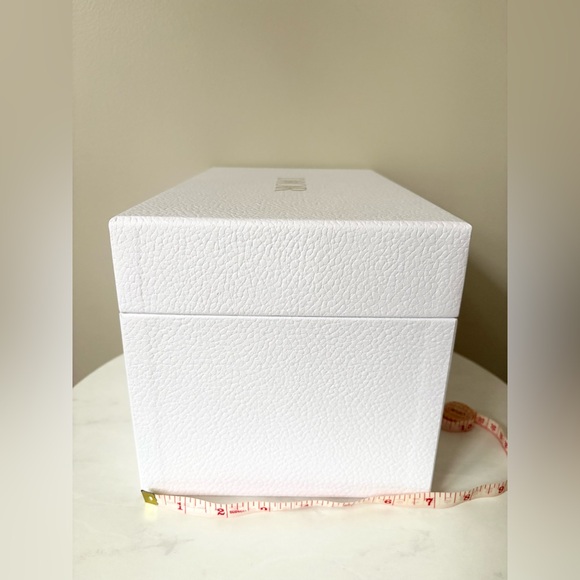 Christian Dior Twill Travel Trunk with Dior Bath Towel, Satin Headband, Serum - Picture 9 of 11